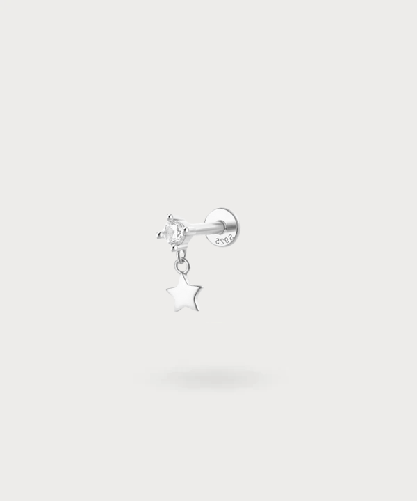Subtle and charming design of the Leire piercing for celestial shine