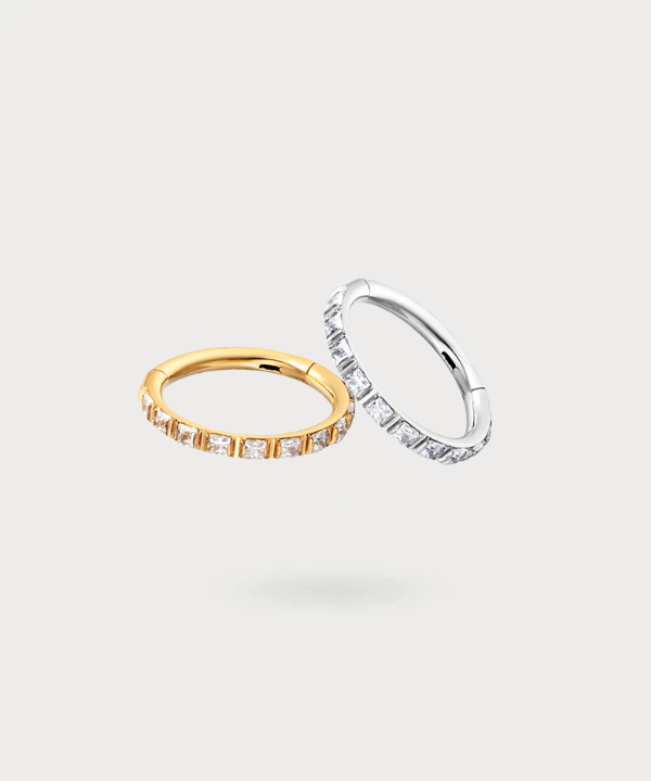 Andrea: a discreet touch of luxury for your helix with square zirconias