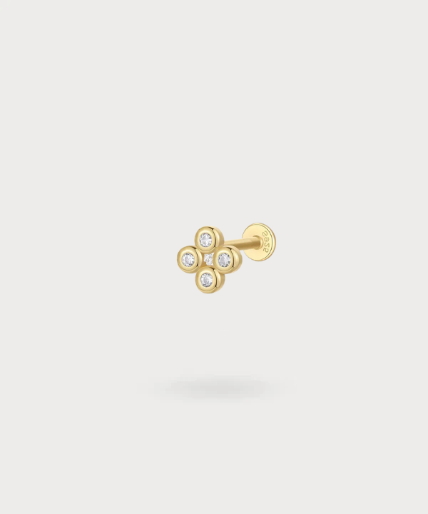 Elorri piercing with four zircons, minimalist chic for the lobe
