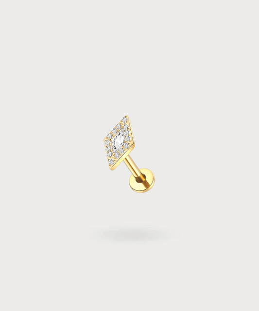 Oriana square-shaped flat piercing with sparkling zircons.