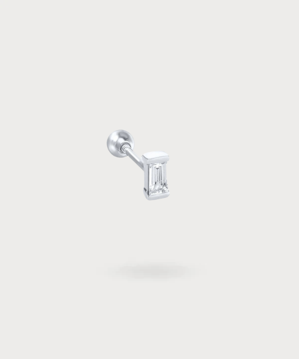 Close-up of the high-quality Lisabel Forward-Helix Piercing in silver