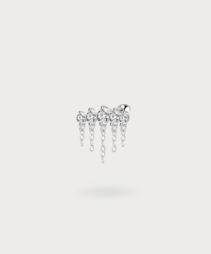 Caitlin, a lobe piercing that blends elegance with movement