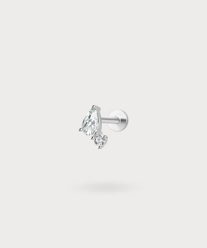Asymmetrical and sparkling design with the Minerva lobe piercing