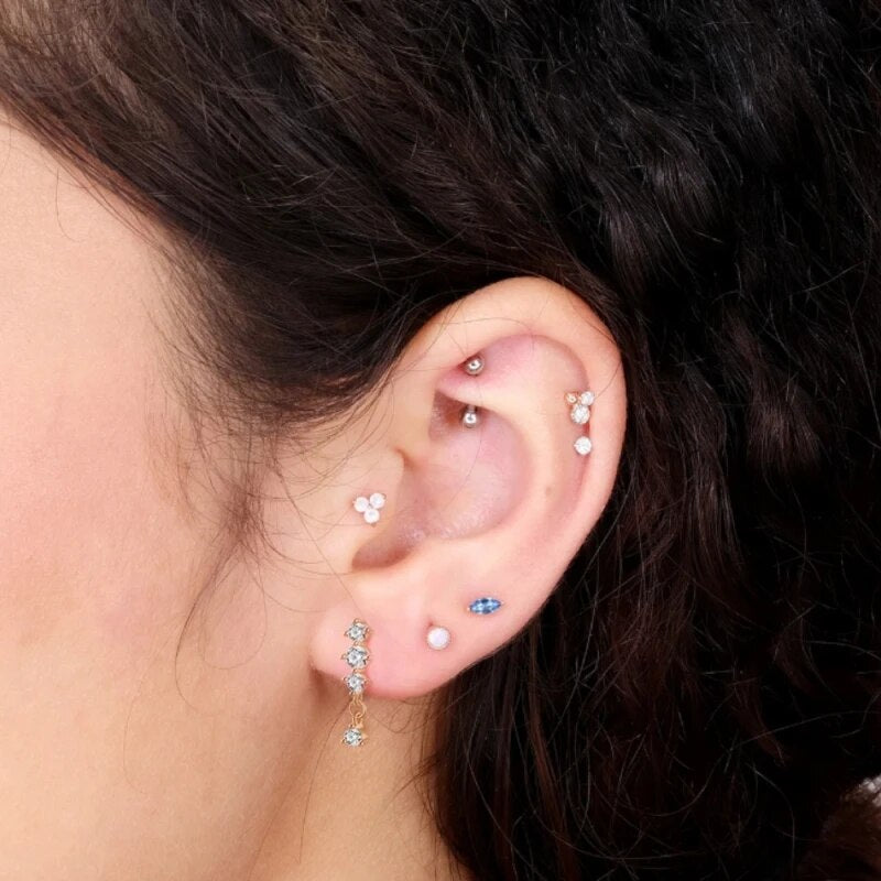 Subtlety and luxury with the Telma Helix Piercing and its marquise zircons