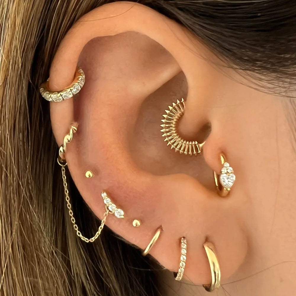 Ester Daith Piercing, a Minimalist Jewel in Your Collection