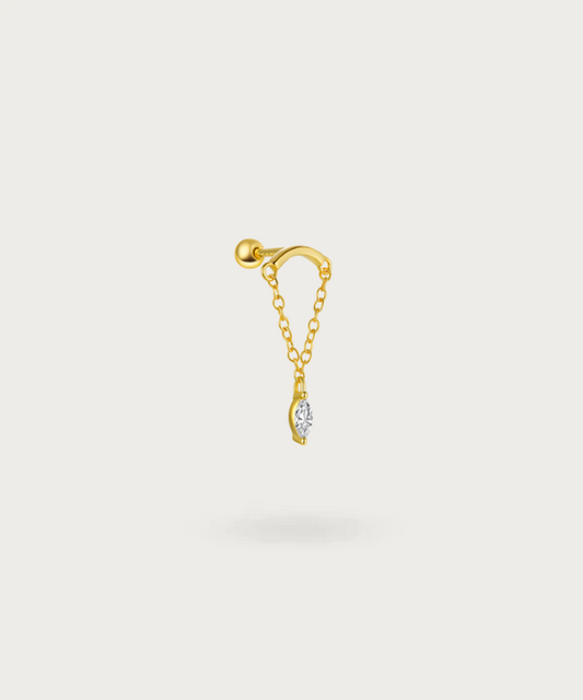 Detail of the Flat Pendant Piercing, highlighting its elegant design.