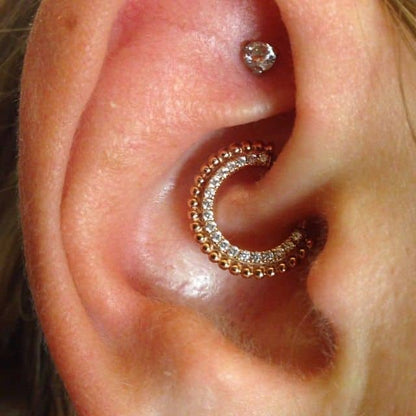 "Helix Hoop Piercing woman ear"